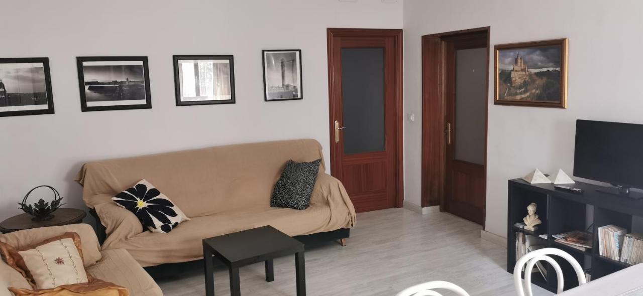 Villa "Luna De Segovia" Leganés Exterior foto