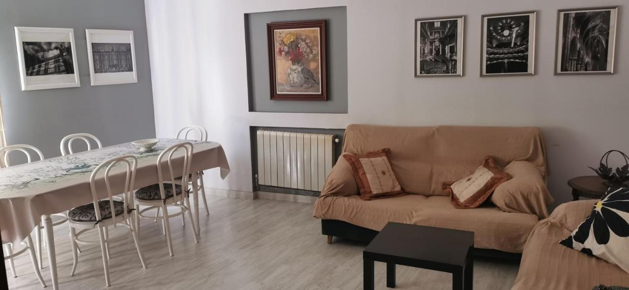 Villa "Luna De Segovia" Leganés Exterior foto